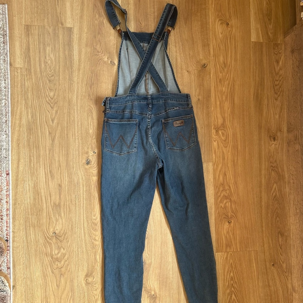 Slim fit Women’s Wrangler Overalls - Picture 5 of 7